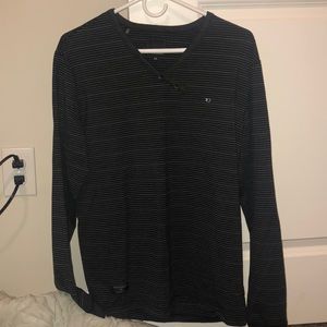 A medium men’s long sleeved shirt